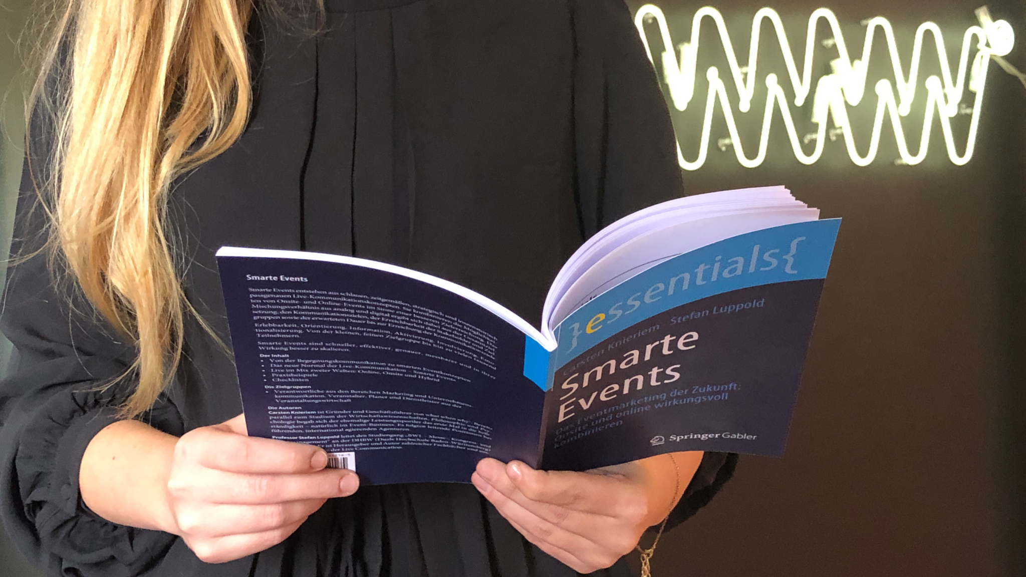 Carsten Knieriem and Stefan Luppold present the reference book