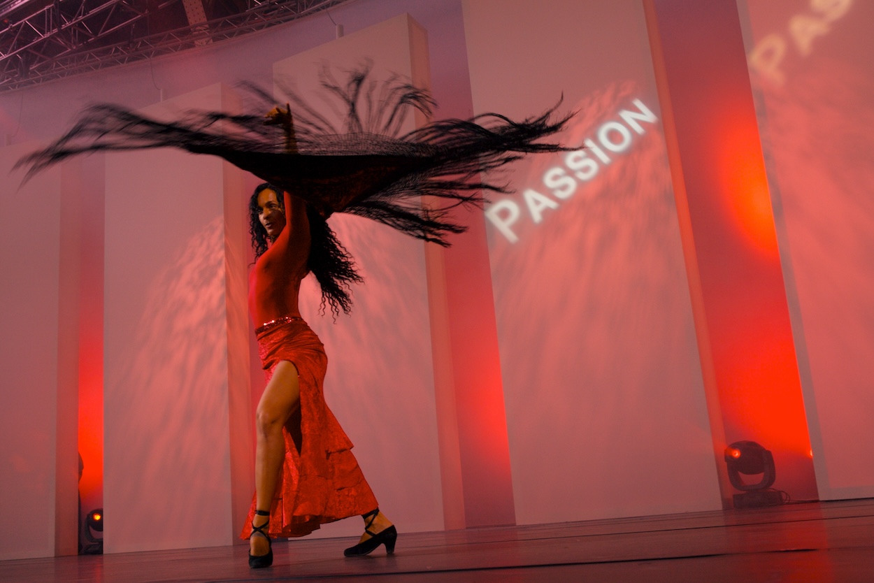 Eventinszenierung mit Passion-Projektion bei European Inventor of the Year Inszenierte Bühnenszene mit der Projektion „Passion“ bei der Awardverleihung European Inventor of the Year.